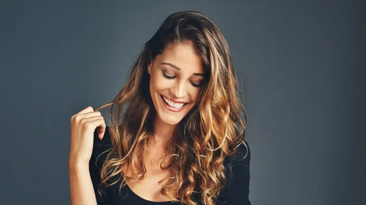 Perfektes Balayage St. Gallen mit fliessenden Farbübergängen und kühlem Blond im Premium Coiffeur Beautycenter by Neta.