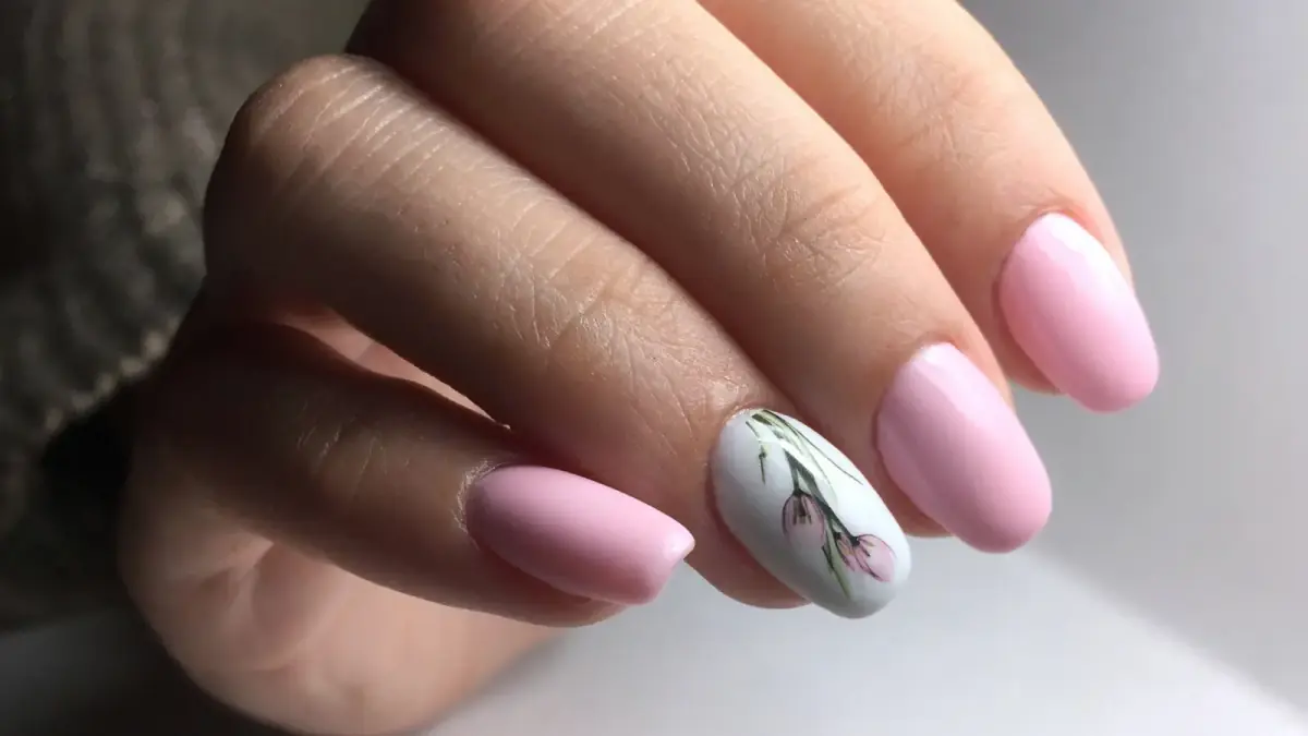 Dünne, brüchige Nägel? Erfahre im Beautycenter by Neta Blog, wie du deine Nägel mit der richtigen Pflege und E