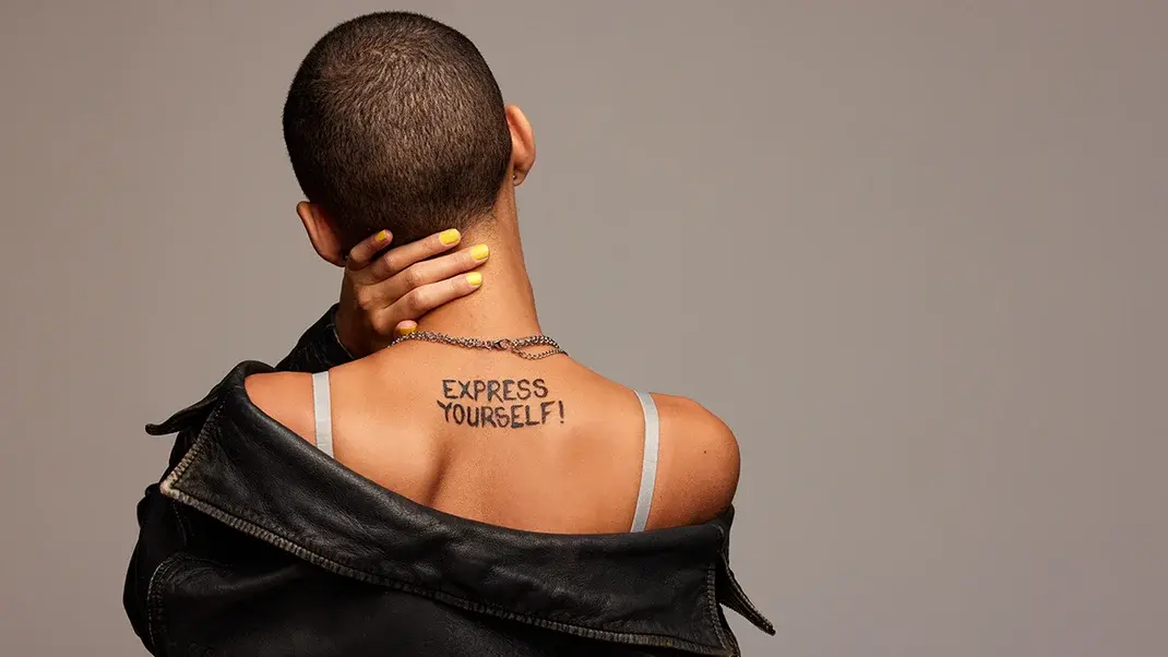 Zartes Pastellgelb auf den Nägeln als frischer Frühlings-Nageltrend 2026 im Beauty Salon St. Gallen.