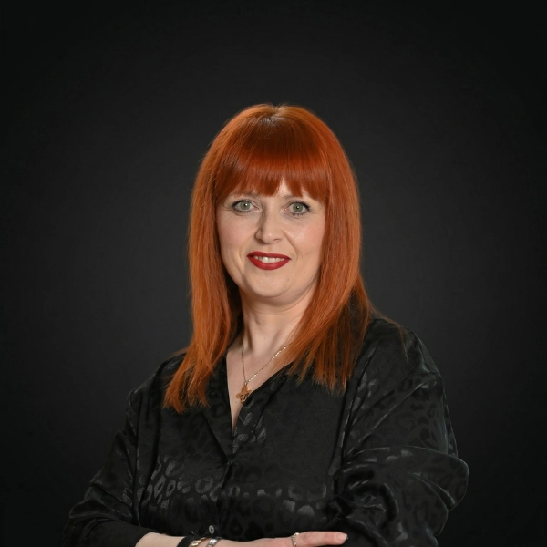 Ella — Master-Stylistin · Coiffure · Balayage